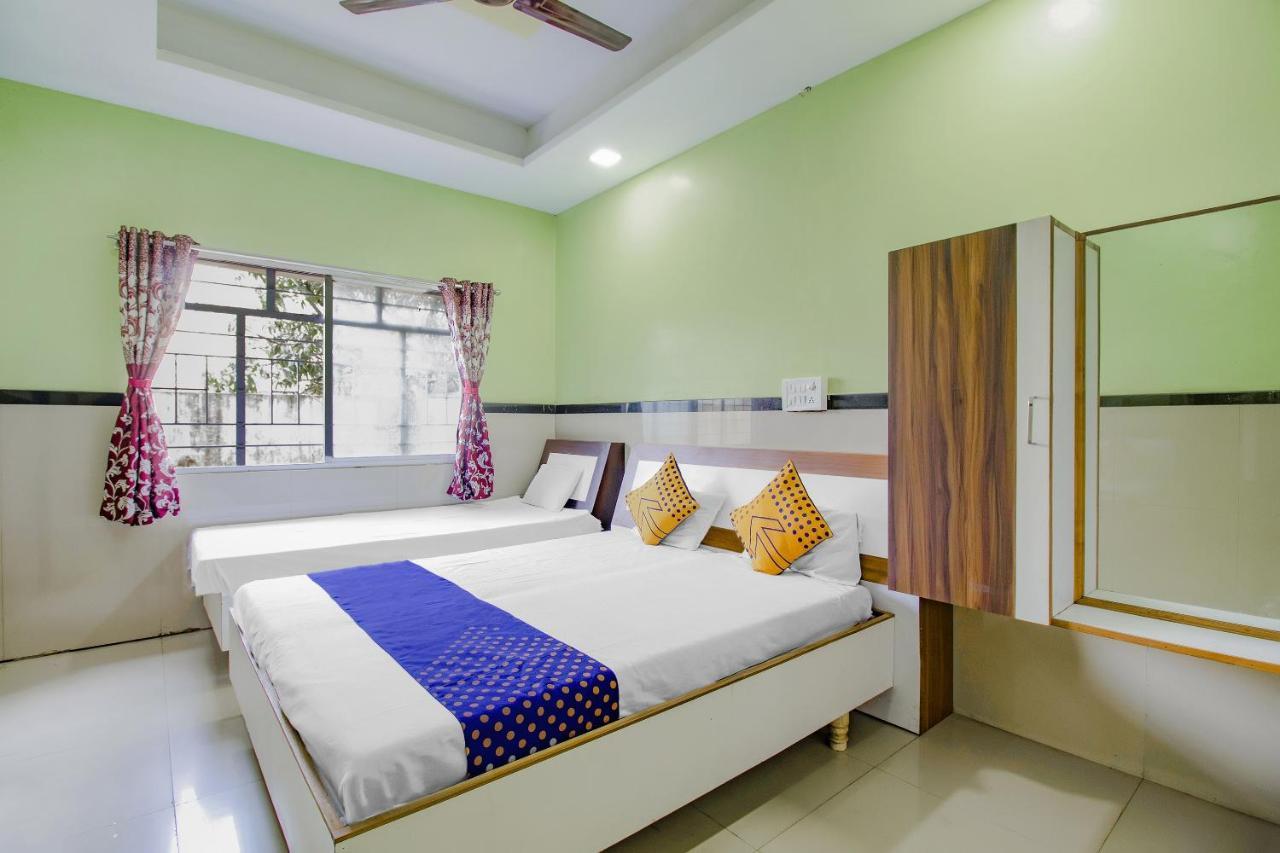SPOT ON 77312 Indirasagar Executive Hotel Kolhapur Bagian luar foto